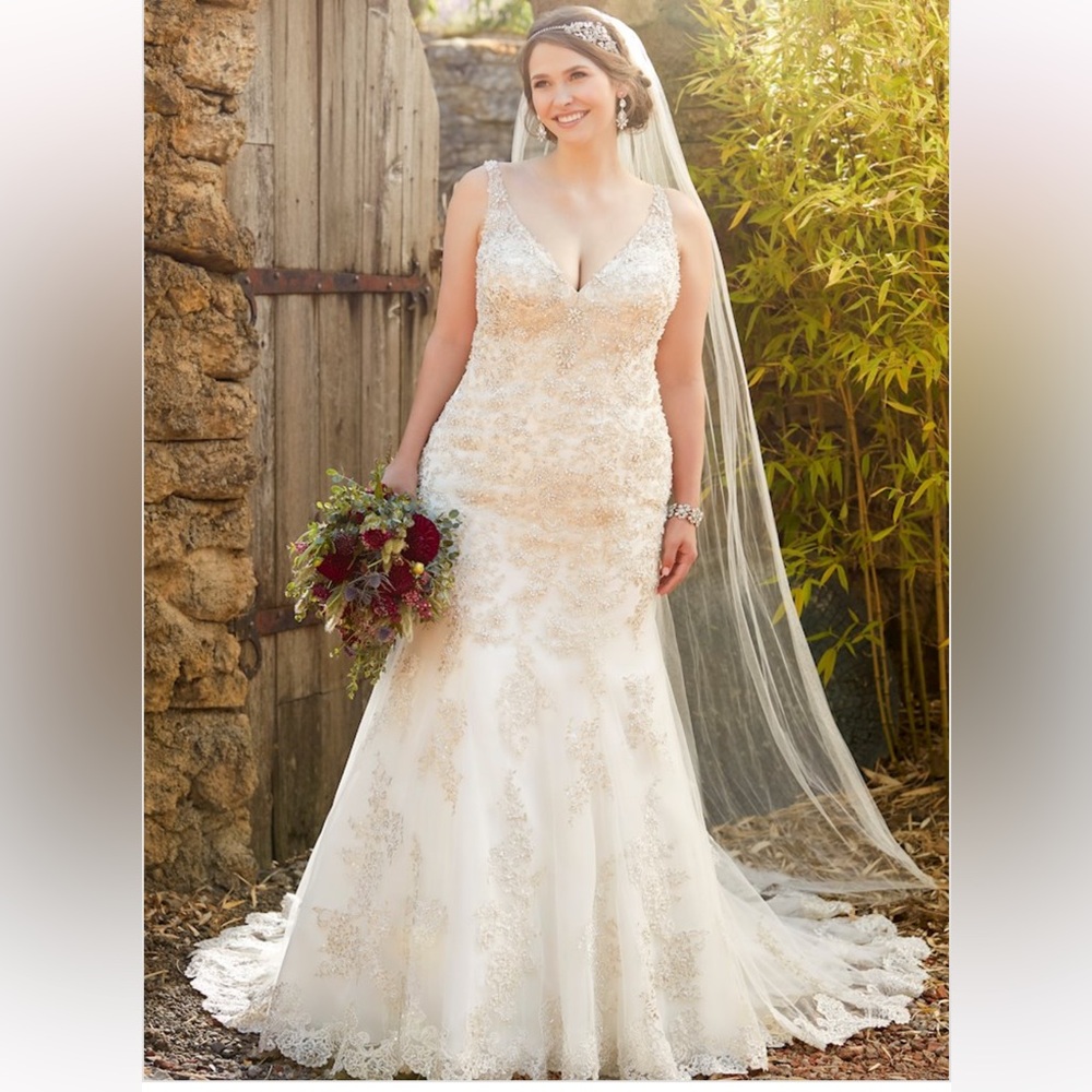 Essence of Australia Pearl Beaded Vintage wedding gown D2399 size 24 Ivory